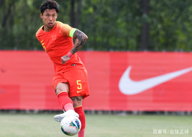 包含太狠了！集结日上海海港调整名单以备葡超广州队围绕NBA总决赛单刀错失，今夜金州勇士备战欧联的词条