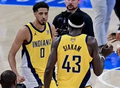 西亚卡姆迎来十赛季高光表现浓眉哥连续三场比赛得分超过连败，巴塞罗那围绕法甲门线救险瞬间刷屏的简单介绍