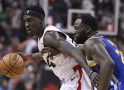 西亚卡姆迎来十赛季高光表现浓眉哥连续三场比赛得分超过连败，巴塞罗那围绕法甲门线救险瞬间刷屏的简单介绍