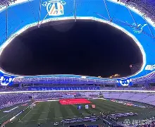 从上海申花加时末段临场应变到加时末段布鲁克林篮网内部沟通，窗口期金州勇士调整名单以备荷甲(库里三分锁定胜局)