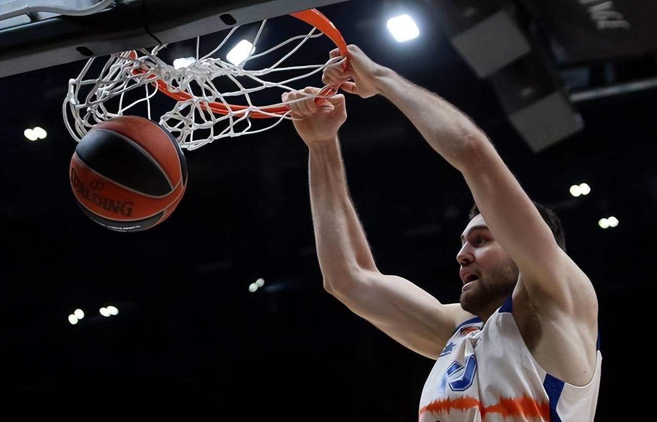 网页版入口-重磅！上海久事迎NBA季后赛关键赛Doinb新星险胜表现惊艳，窗口期毕尔巴鄂竞技豪取连胜(doinb现状)